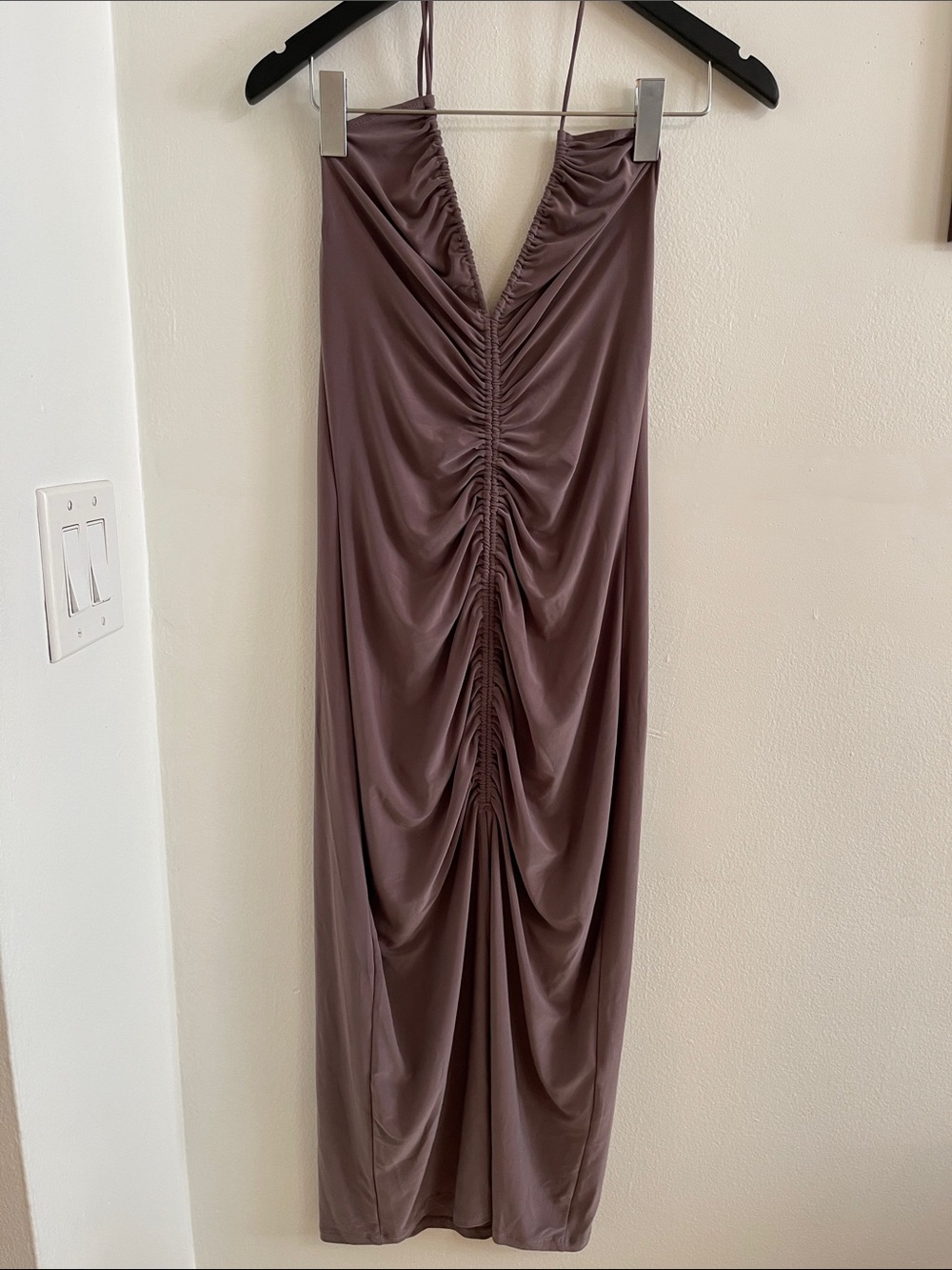 Zara Ruched V-Neck Midi Dress in Mauve Plum